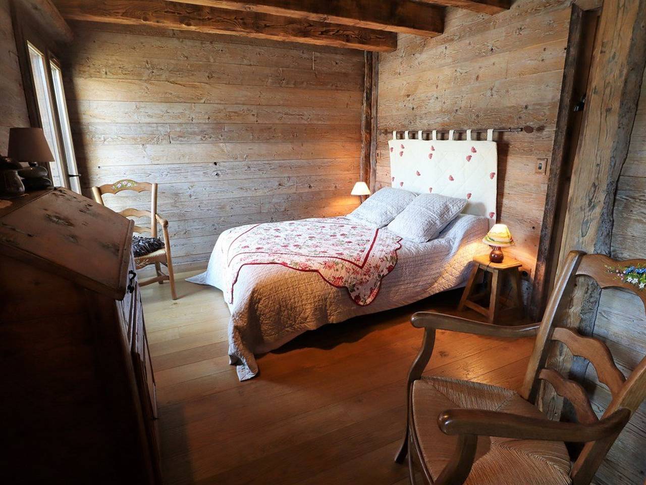 3-room chalet, 6 pers, 2 km from slopes, south-facing, internet in Arêches, Beaufort (Rhône-Alpes)