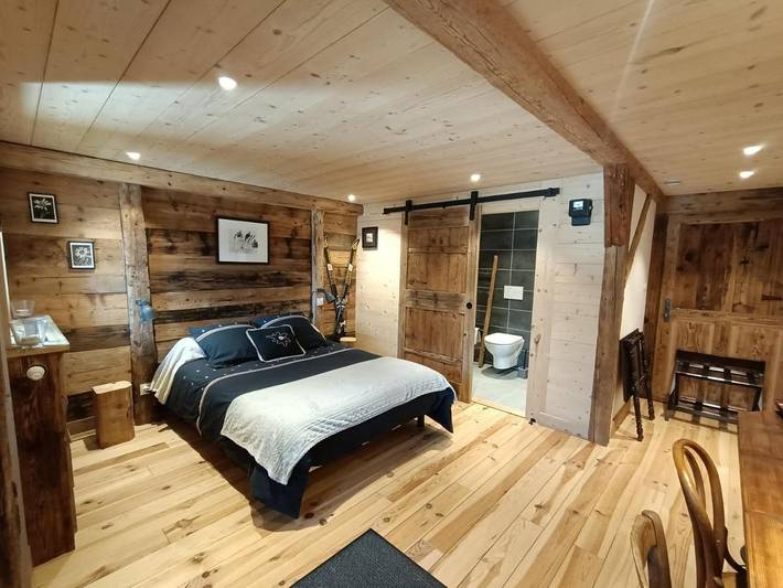 Maison d’hôte pour 2 personnes, avec terrasse et sauna ainsi que jardin et jacuzzi