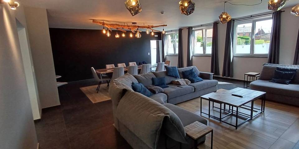 Chalet charmant à Roisin, 400 m² avec terrasse in Honnelles, Hainaut