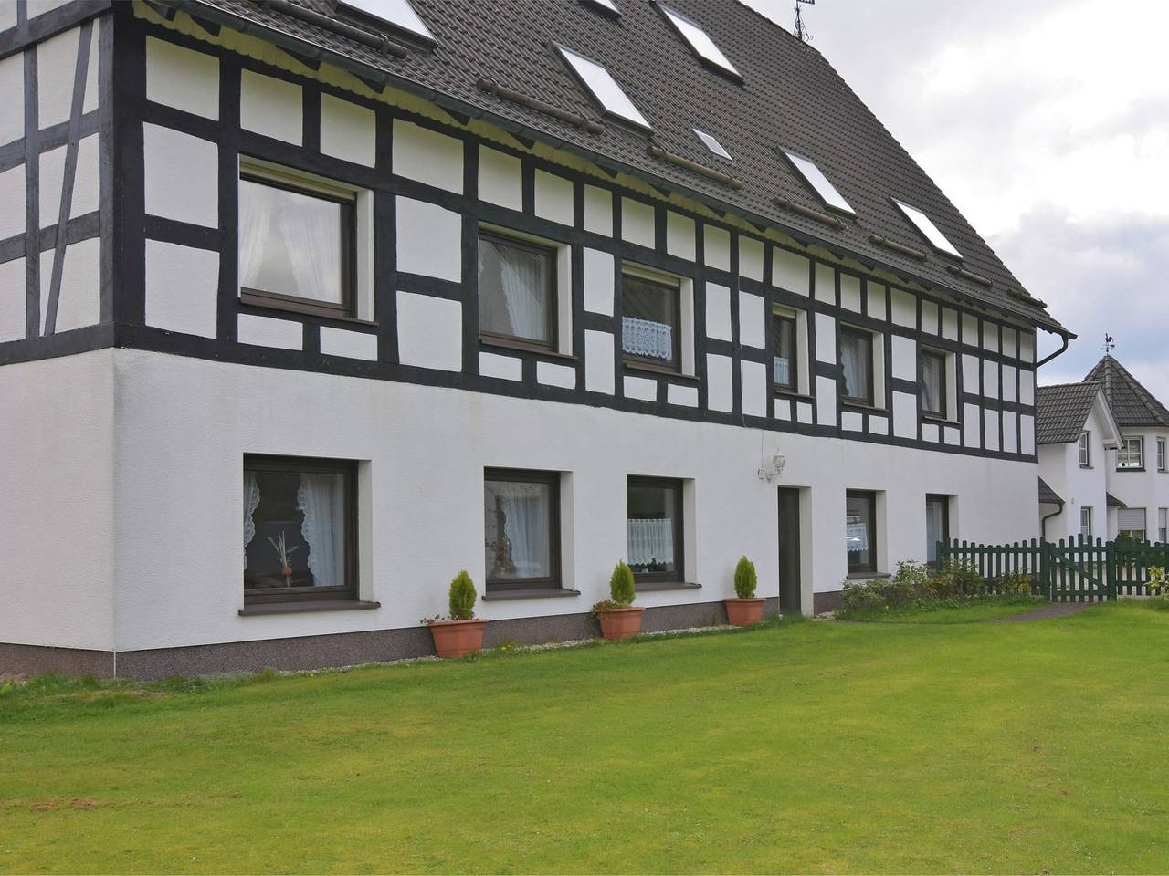 Ganze Wohnung, Wohnung in Silbecke mit Pool und Wald in Attendorn, Sauerland