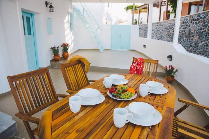 Ganze Ferienwohnung, Ferienwohnung für 2 Personen mit Garten in Akrotiri, Santorin