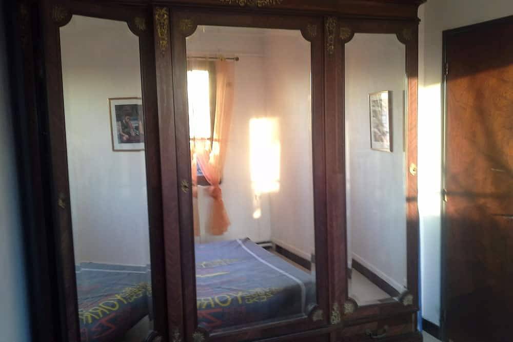 Casa con aire acondicionado, bien equipada, terraza, jacuzzi, jardín tranquilo, cerca de todo. in Le Grau-du-Roi, Côte d'Améthyste