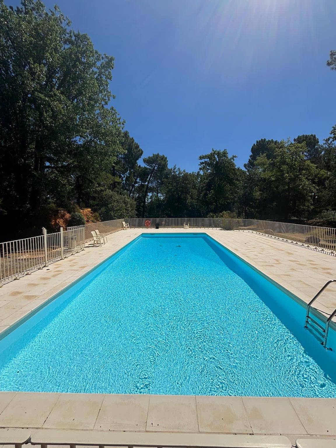 Maison De Vacances pour 6 Personnes dans Roussillon, Parc naturel régional du Luberon
