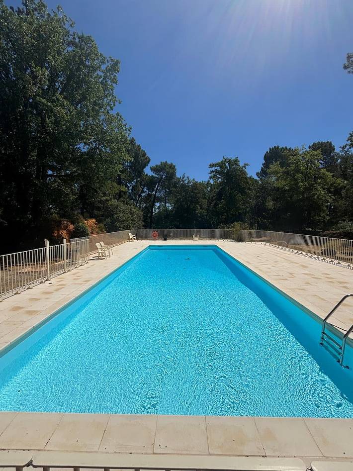 Maison de vacances pour 6 personnes, avec terrasse et jardin, adapté aux familles à Roussillon