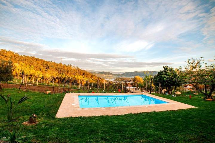 Casa rural para 6 personas, con Balcón y Terraza además de Jardín y Piscina en Ponte da Barca - 2