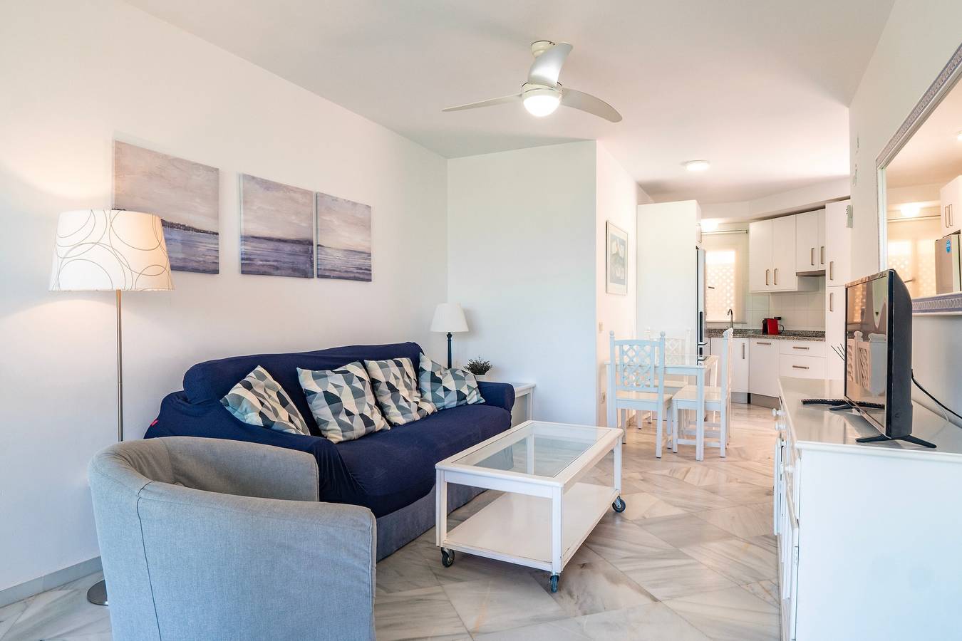 Apartamento entero, Apartamento vacacional Kiko Las Americas con vistas al mar, piscina compartida y terraza in Urbasur, Isla Cristina