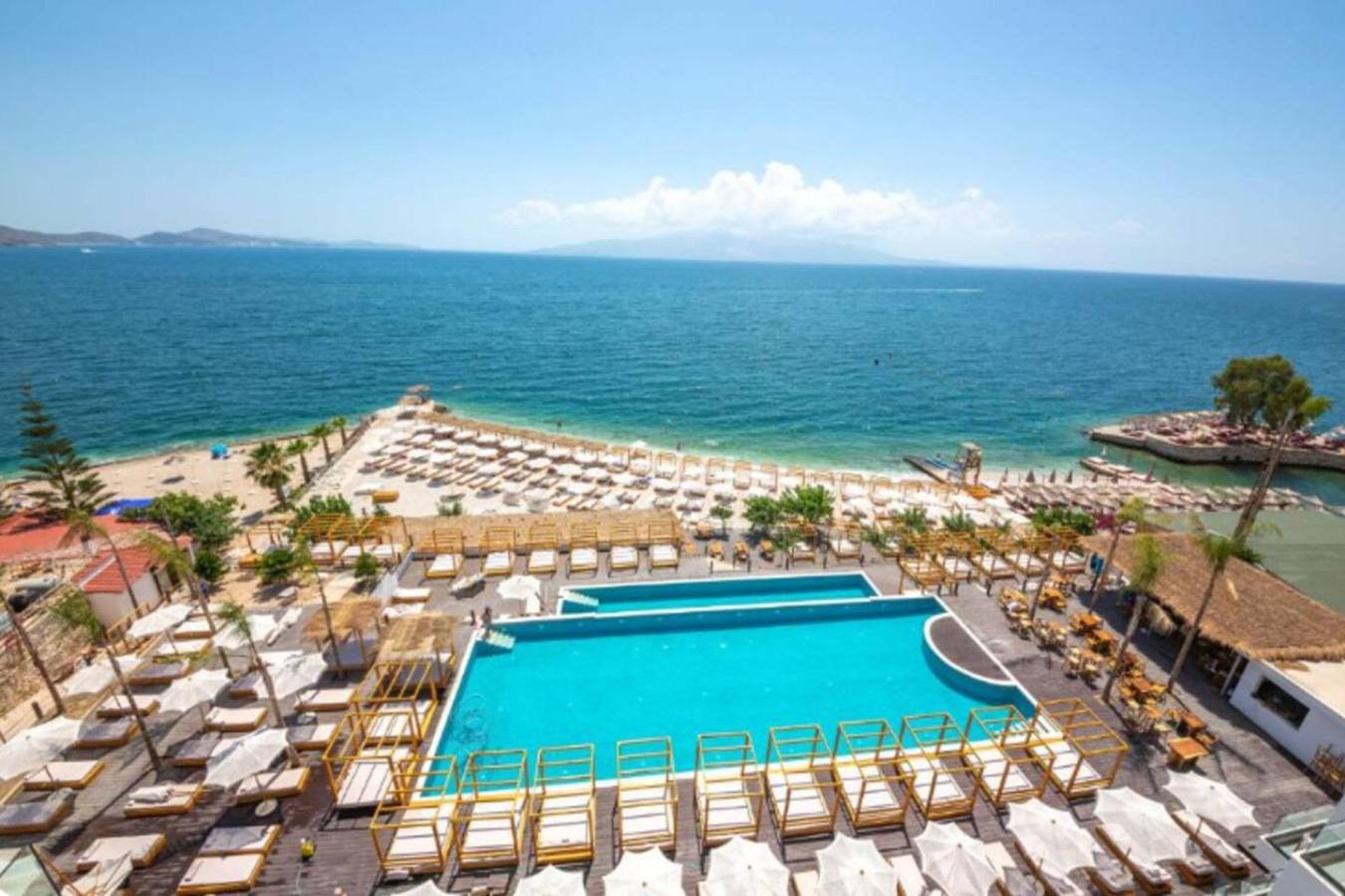 Ganze Wohnung, Ferienwohnung für 4 Personen mit Pool in Sarandë, Vlorë