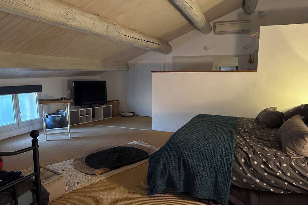 Village house at the gateway to Provence, Ardèche, Vaucluse & Gard in Saint-Nazaire (Nimes), Nimes und Umgebung