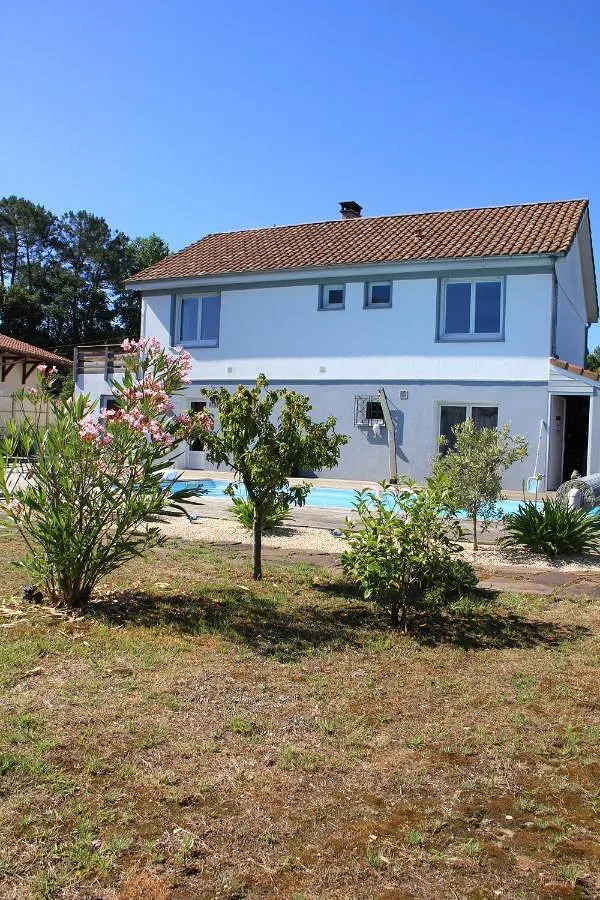 Apartamento de vacaciones para 6 personas, con piscina además de vistas y jardín - 1