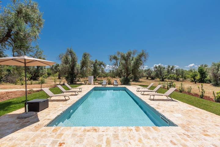 Trullo per 9 persone, con Piscina a San Michele Salentino