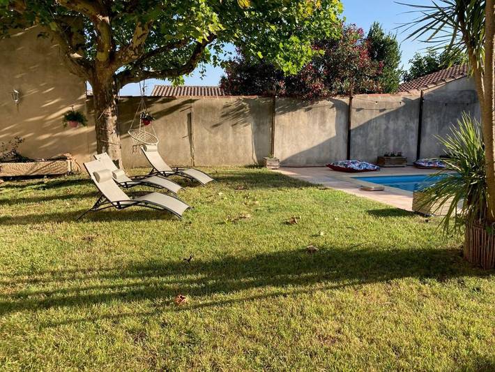 Location de vacances pour 10 personnes, avec piscine ainsi que vue et jardin à Générac - 4