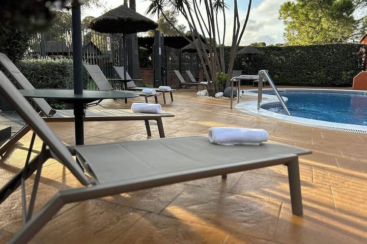 Caribbean Home Barcelona - Luxury Private Oasis in Montcada i Reixac, Barcelone l'intérieur des terres