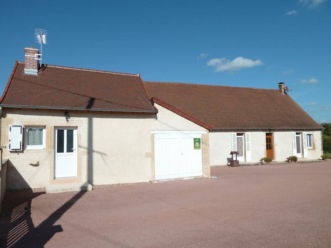 Gîte für 6 Personen mit Garten in Saint-Léger-lès-Paray, Charolles und Umgebung
