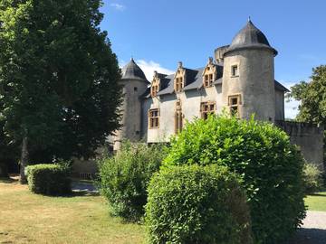 Cottage pour 2 personnes, avec piscine ainsi que jardin et vue dans Estancarbon