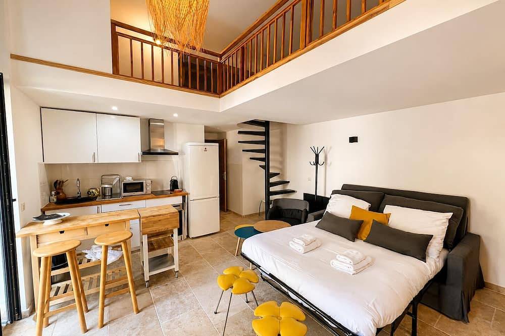 Appartement entier, Le Charme | Paris & Disneyland in Fontenay-sous-Bois, Val-de-Marne