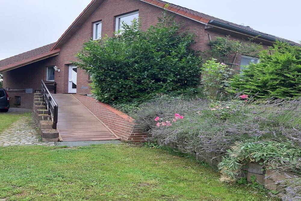 Ganze Wohnung, Sonnige Ferienwohnung am Wald / Büdnerreihe in Heiligenhagen, Satow