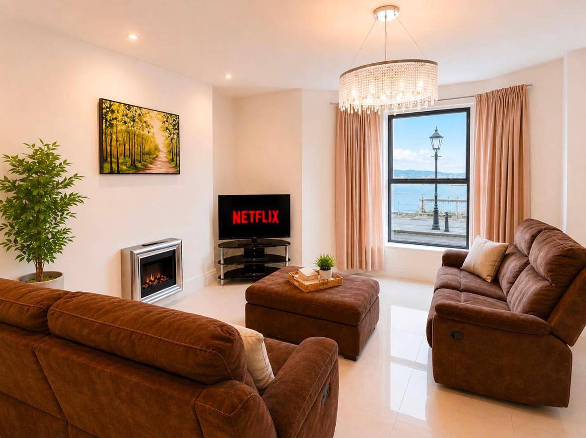 Four-Bedroom House in Penarth, Cardiff