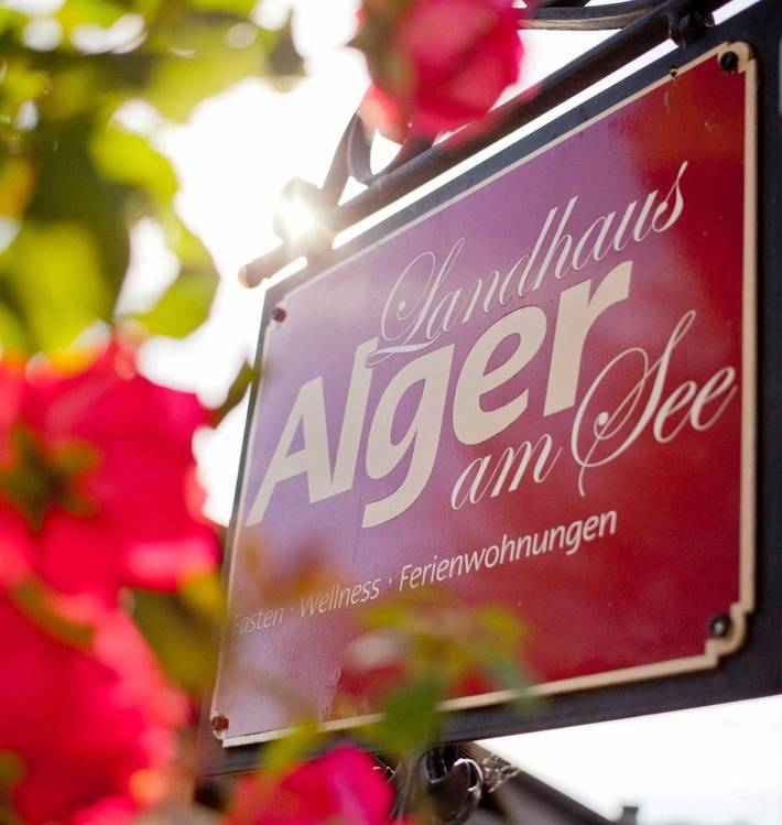 B&B für 2 Personen, mit Balkon und Terrasse sowie Garten und Seeblick in Immenstadt