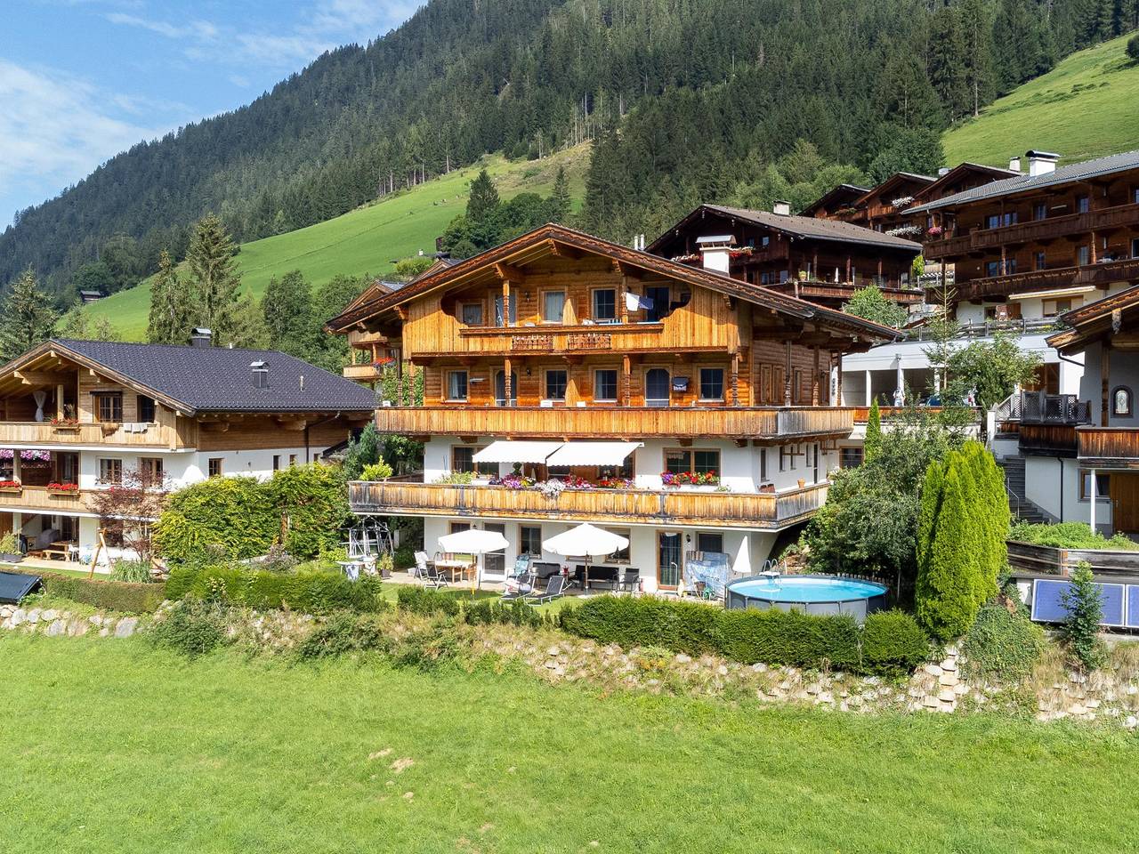 Geheel appartement, Groepsaccommodatie, 3,5 km van de skilift in Alpbach, Kaisergebirge