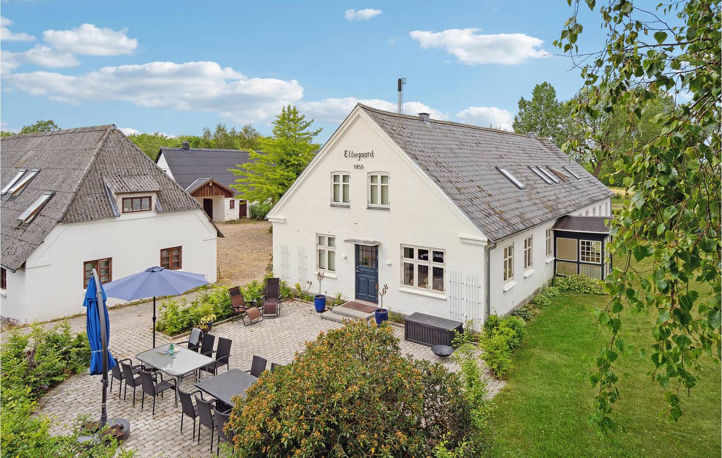 Hel ferielejlighed, Ferielejlighed for 16 personer med terrasse in Sydfyen