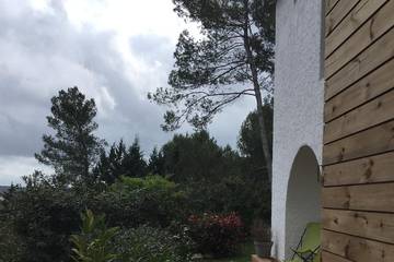 Location de vacances pour 12 personnes, avec jardin et balcon à Saint-Clément-de-Rivière