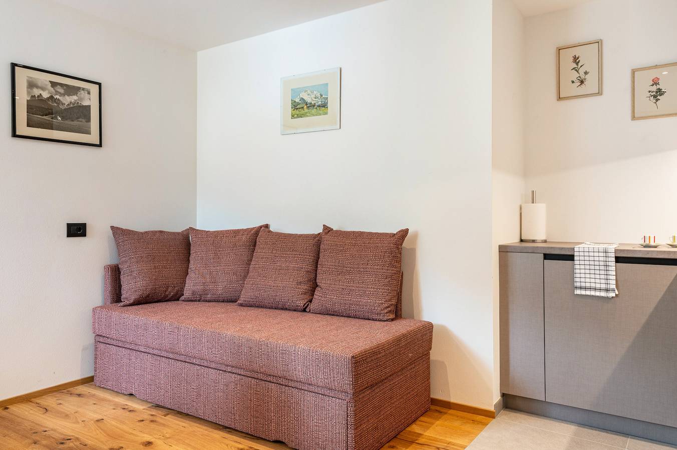 Ganze Wohnung, Ferienwohnung 'Villa Anna Apartment Geisler' mit Bergblick, privater Terrasse und Wlan in St. Peter (Bozen), Villnöß