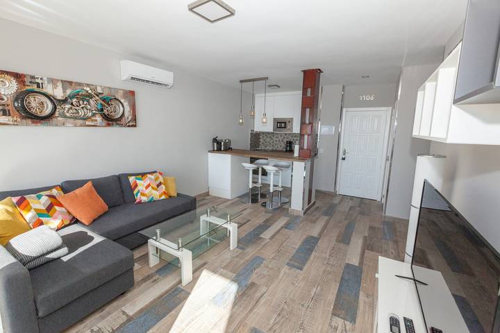 Entire apartment, Holiday apartment for 5 people with pool in Playa Paraíso, Adeje