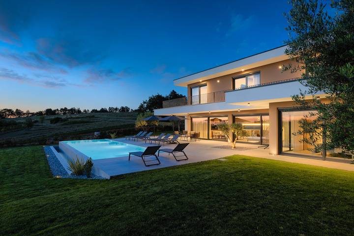 Location de vacances pour 8 personnes, avec balcon ainsi que piscine et jardin à Motovun - 3