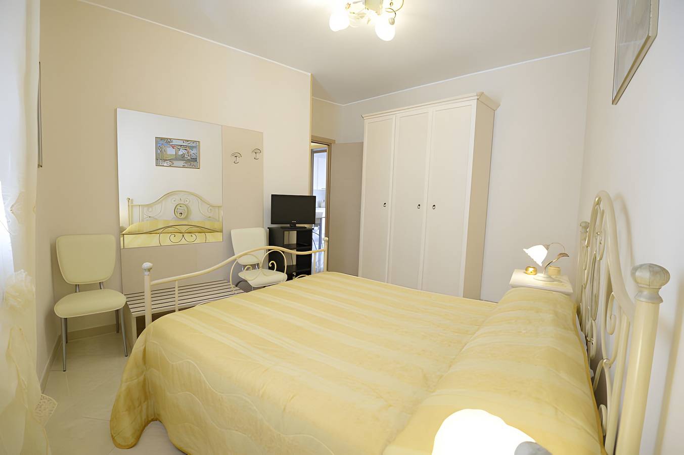 Geheel appartement, Case Vacanza Edera - Orchidea vlak bij de haven van Trapani in Trapani, Provincie Trapani