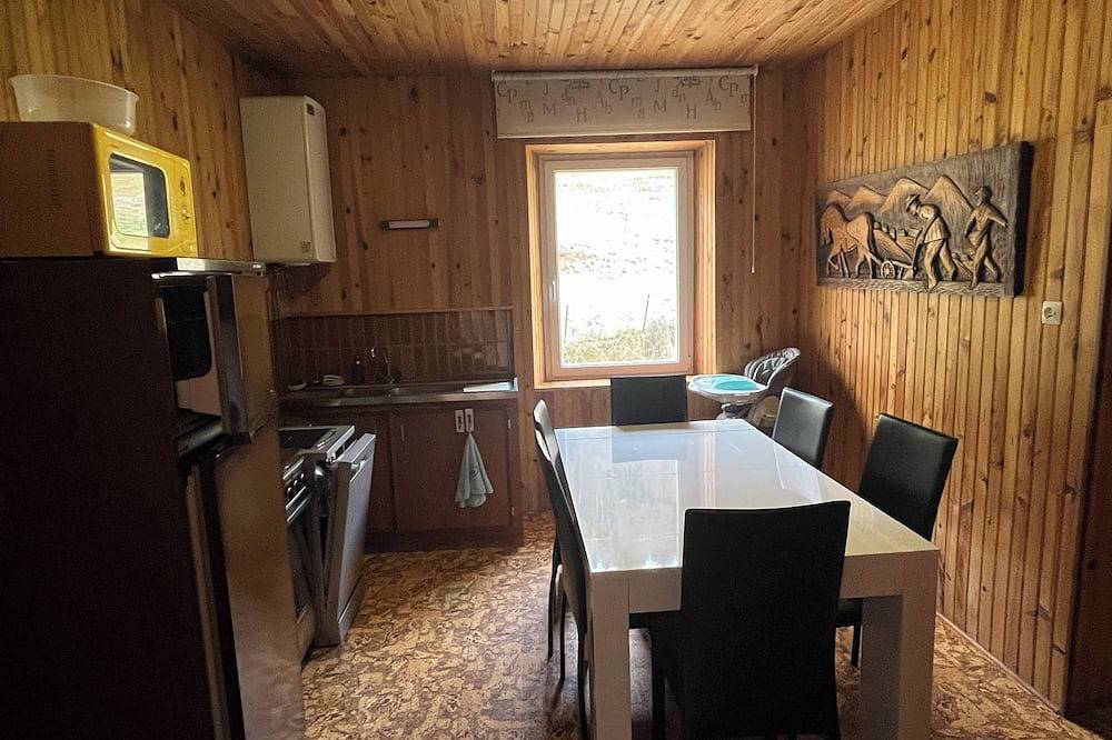 Entire apartment, Apartment 10 minutes from the confiserie des hautes Vosges in Plainfaing, Parc naturel régional des Ballons des Vosges