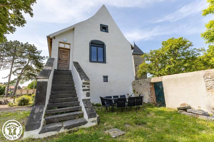 Gîte pour 6 personnes, avec Jardin ainsi que Piscine et Vue