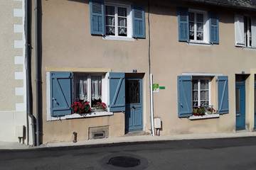 Gîte pour 4 personnes, avec terrasse et jardin à Saint-Germain-les-Belles