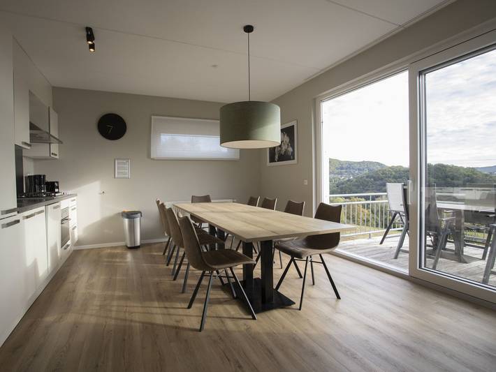 Ferienhaus für 10 Personen, mit Terrasse und Sauna sowie Pool, kinderfreundlich in Heimbach - 4