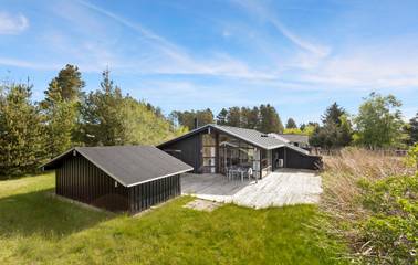 Ferienhaus für 6 Personen, mit Whirlpool und Sauna sowie Terrasse und Garten in Lodskovvad