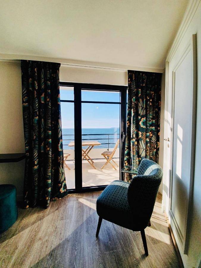 Double Room with Sea View in Villerville, Région de Lisieux