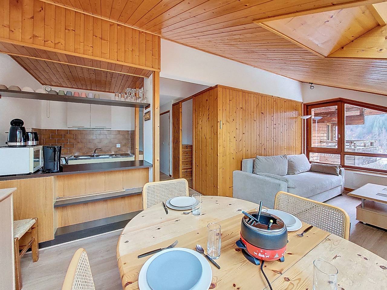 Entire apartment, Enchaple A5 - Saint Jean D'Aulps Station - 6 personnes in Saint-Jean-d'Aulps, Les Portes du Soleil