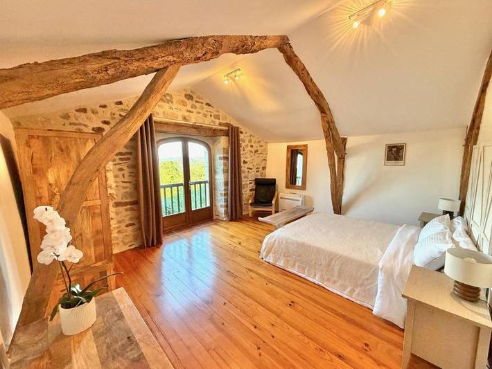 Location de vacances pour 4 personnes, avec Terrasse et Jardin ainsi que Piscine et Vue à Vindrac-Alayrac - 2