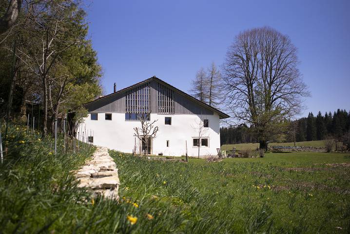 Gîte pour 8 personnes, avec jardin dans Canton du Jura - 4