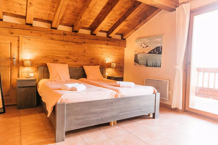 Chalet pour 10 personnes, avec terrasse, animaux acceptés à Saint-François-Longchamp - 4