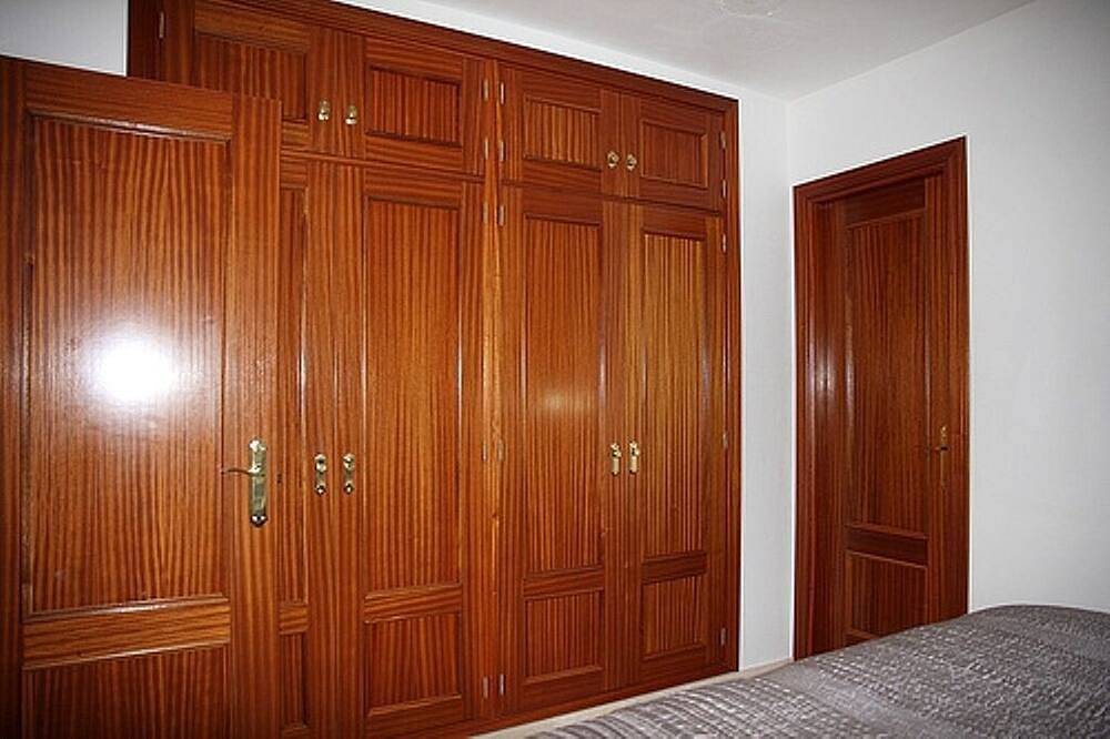 Ganze Wohnung, Zeitgenössische stilvolle und schöne Wohnung, Meer- und Bergblick und tolle Lage in Puerto Deportivo de Estepona, Estepona