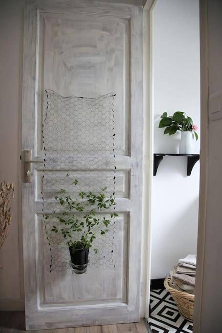 Gîte pour 4 personnes, avec jardin ainsi que vue et terrasse à Mellionnec - 2