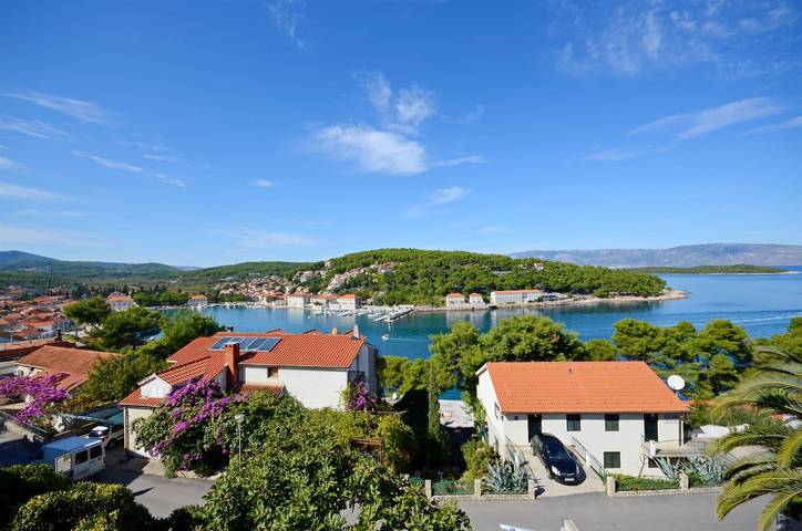Apartamento entero, Apartamento de vacaciones para 4 personas con terraza in Jelsa, Hvar (isla)