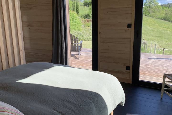 Location de vacances pour 3 personnes, avec terrasse ainsi que jardin et jacuzzi à Aillas - 4