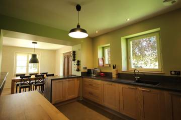 Gîte for 12 Guests in Coussac-Bonneval, Haute-Vienne, Picture 4