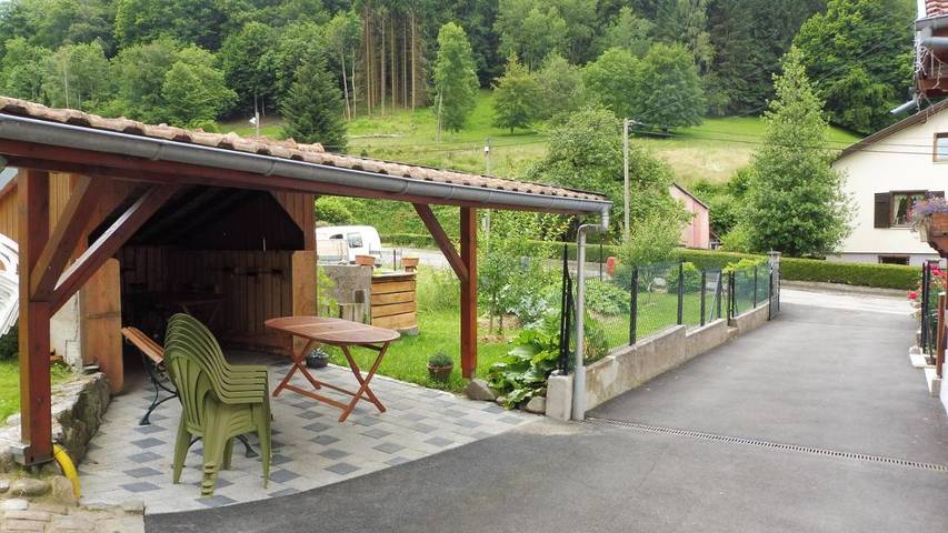 Gîte pour 7 personnes, avec jardin et vue à Sondernach