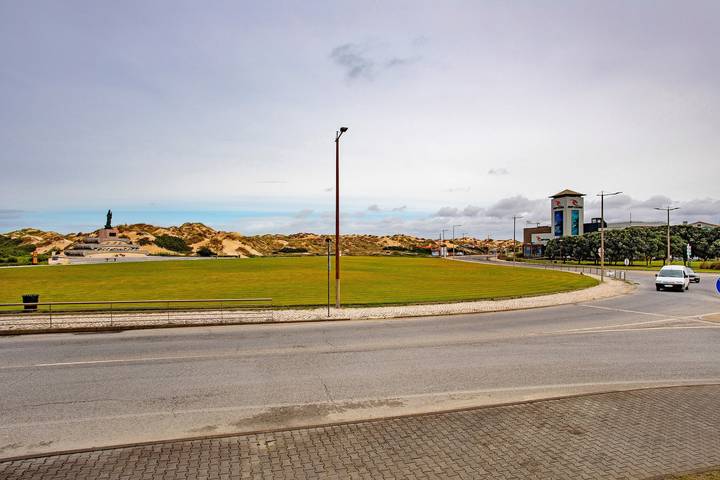 Ganze Wohnung, Ferienwohnung 'A O - Apartamento Gâmboa' mit Meerblick, Gemeinschaftsterrasse und Wlan in Peniche, Leiria District