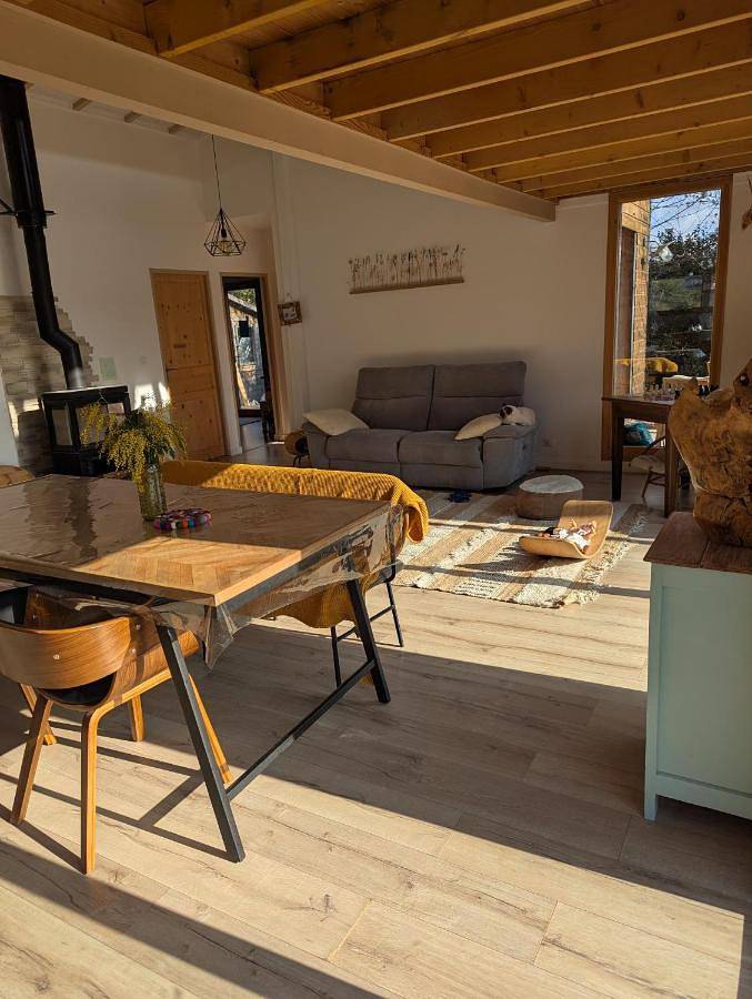 Location de vacances pour 8 personnes, avec jardin et vue à Ailhon - 2