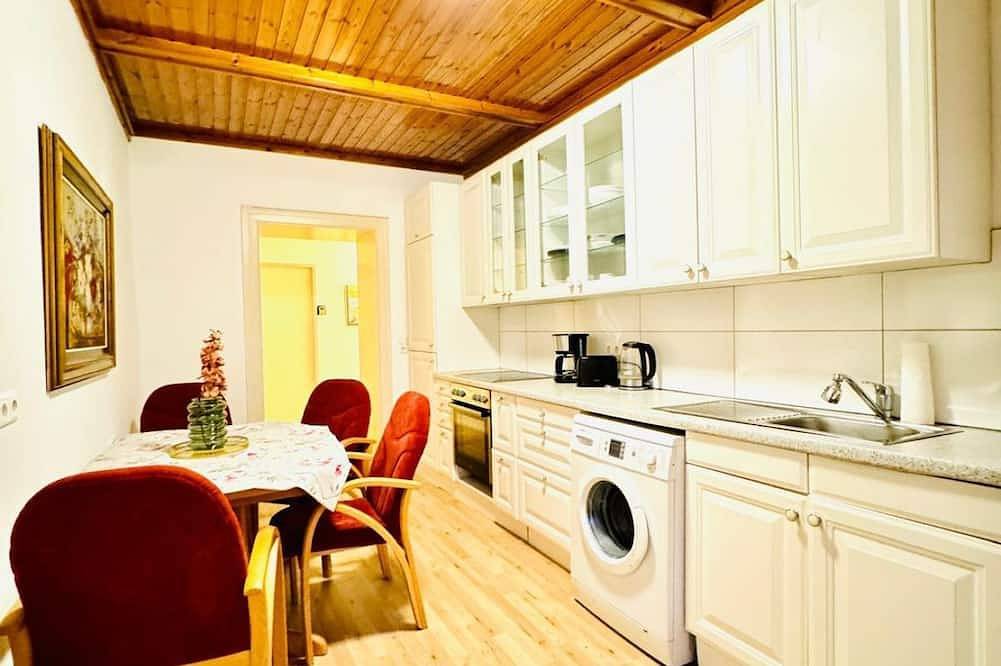 Ganze Wohnung, Lovely Room in Shared Apart | 10 Min to Fac Platz in Floridsdorf, Wien