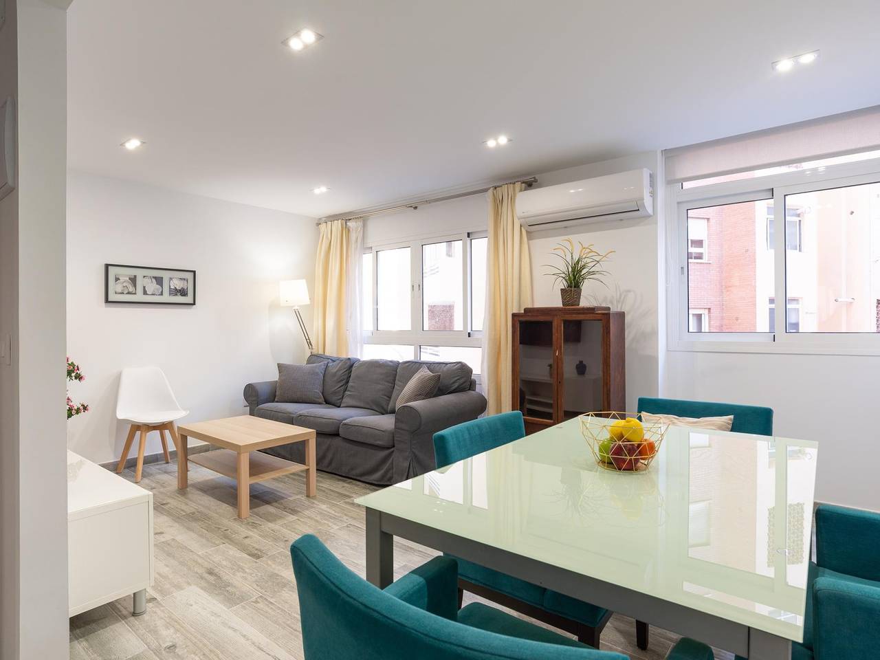 Entire vacation apartment, Letmalaga Lighthouse in Playa de la Malagueta, Malaga