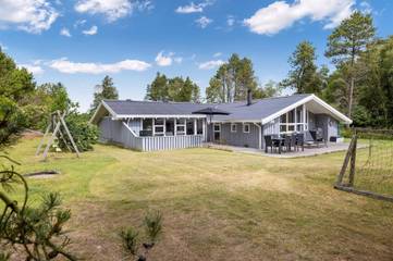 Ferienhaus für 10 Personen, mit Terrasse und Sauna sowie Whirlpool, mit Haustier in Bratten